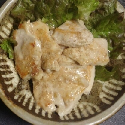 こんばんは〜むね肉がしっとり仕上がり、味噌マヨソースで美味しくいただきました(*^^*)レシピありがとうございます。